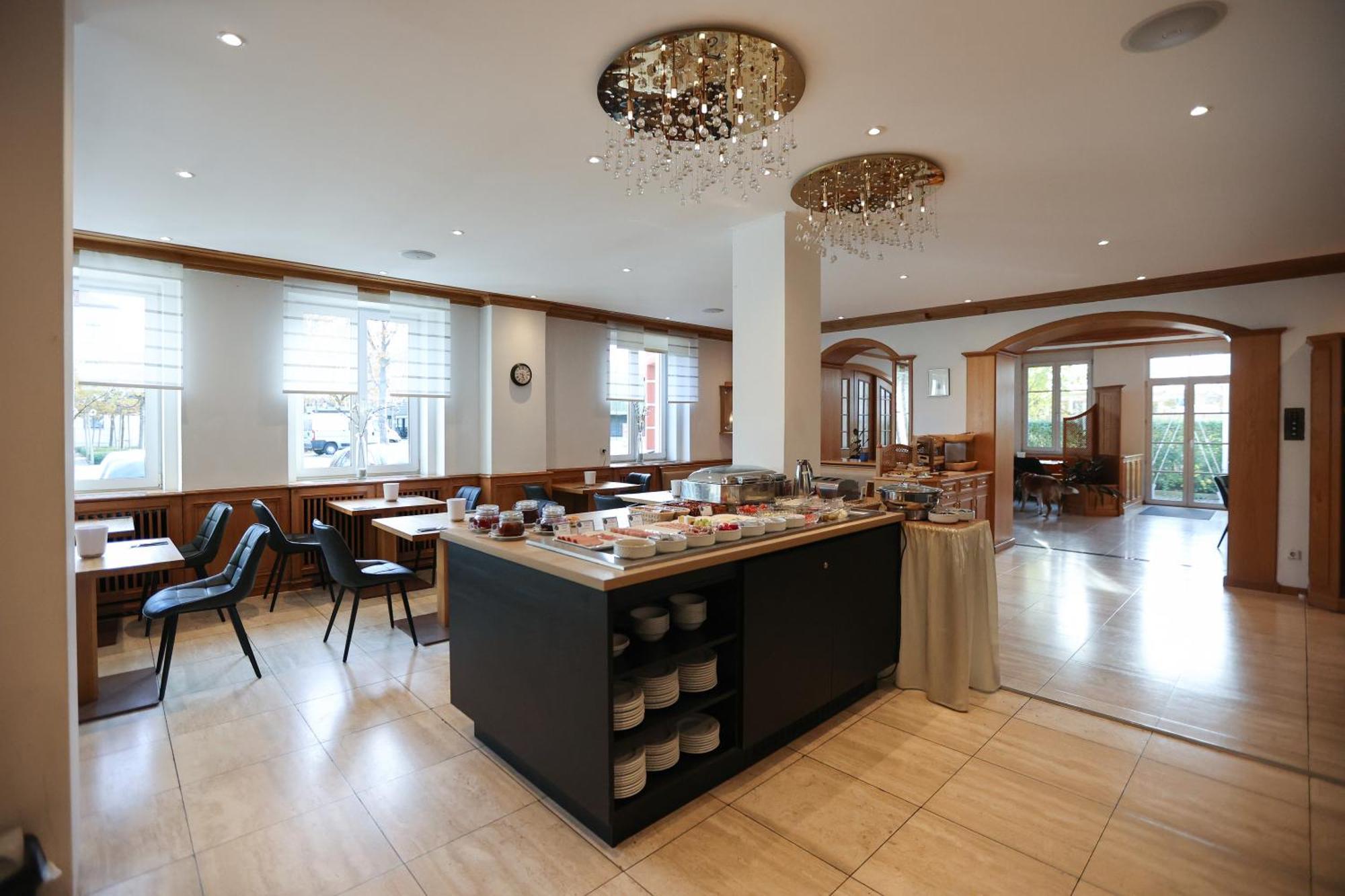 Arthotel Ana Flair Нёрдлинген Экстерьер фото